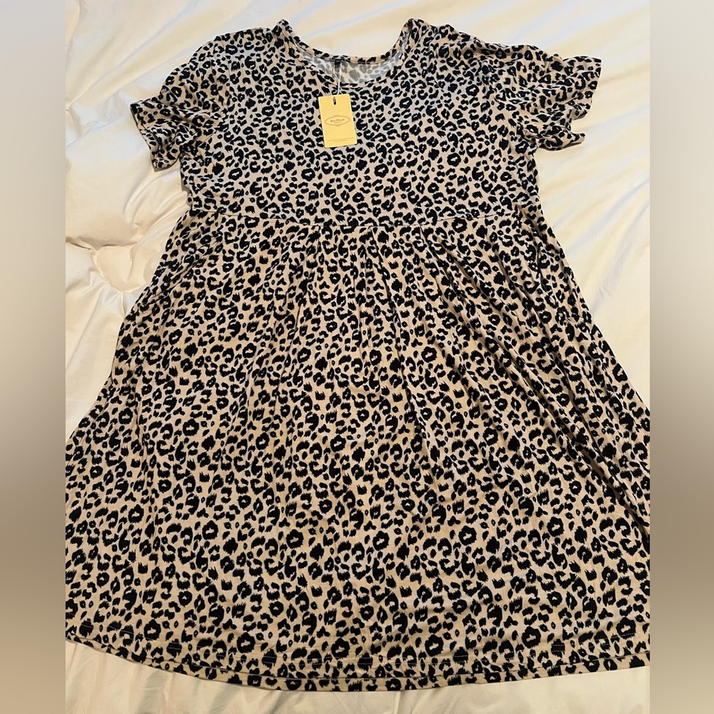 Leopard Print Short Sleeve Dress